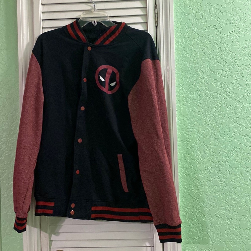 Marvel Mens Deadpool Red and Black Button Down Jacket Sweatshirt L